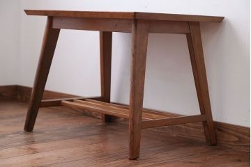 アンティーク家具　和製アンティーク　古い木製のシンプルなセンターテーブル