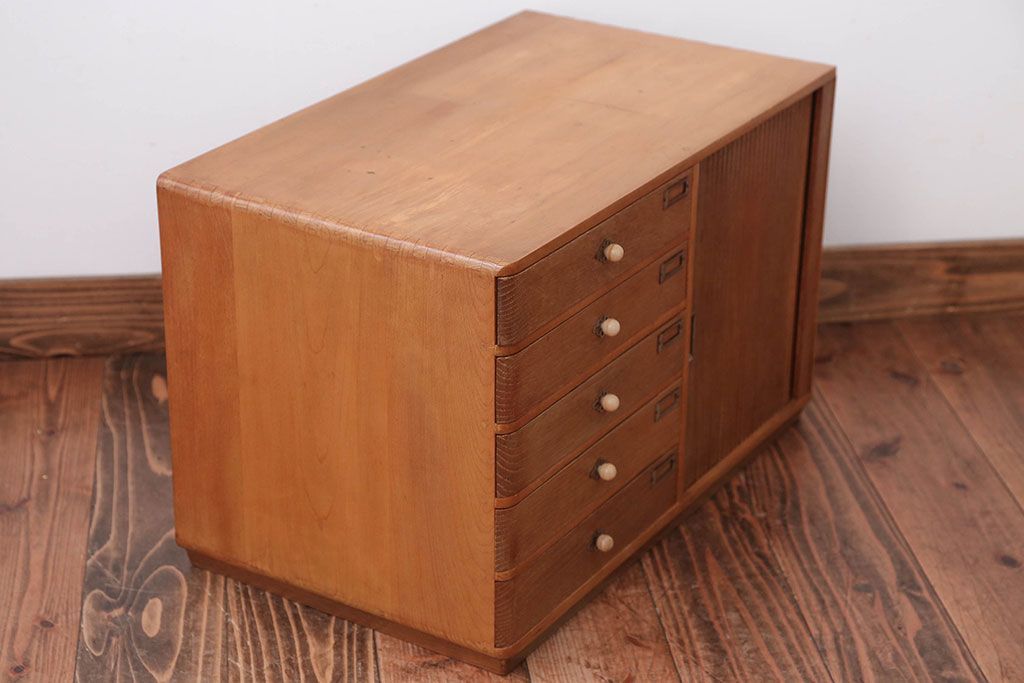 レトロ家具　昭和レトロ　古い木製のシャッター付き小引き出し