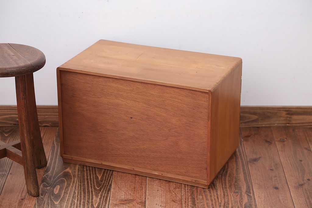 レトロ家具　昭和レトロ　古い木製のシャッター付き小引き出し