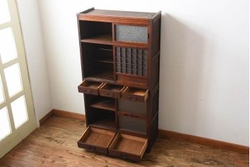 アンティーク家具　和製アンティーク　ダイヤガラス入り!古い木製の2段重ね収納棚