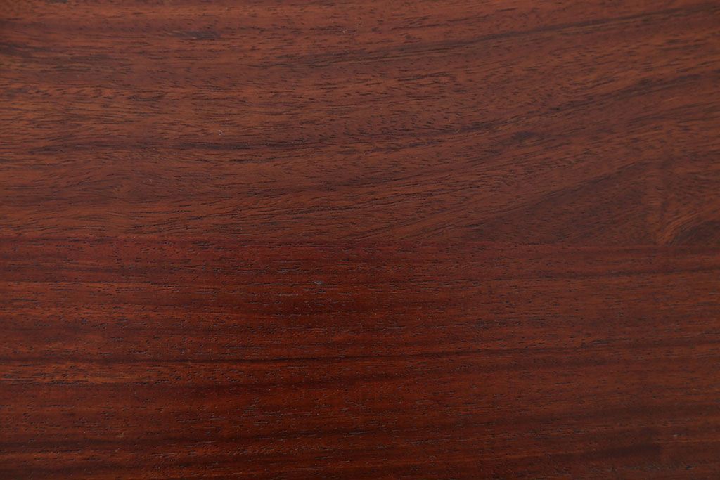 中古　イギリス製　ウォールナット材の彫刻が美しいサイドテーブル