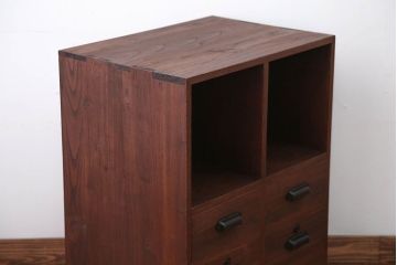 アンティーク家具　和製アンティーク　古い木製の飾り棚付き小引き出し