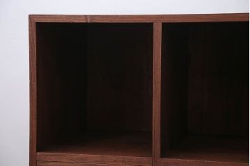 アンティーク家具　和製アンティーク　古い木製の飾り棚付き小引き出し