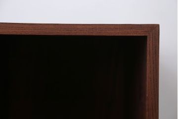 アンティーク家具　和製アンティーク　古い木製の飾り棚付き小引き出し