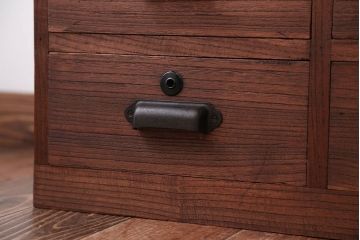 アンティーク家具　和製アンティーク　古い木製の飾り棚付き小引き出し