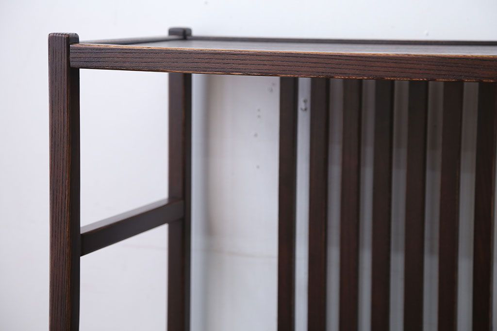 中古　引き出し付き!モダンなデザインの民芸家具風飾り棚