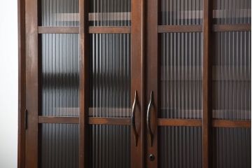 アンティーク家具　アンティーク　モールガラス入り!古い木製の引き出し2杯付き本箱