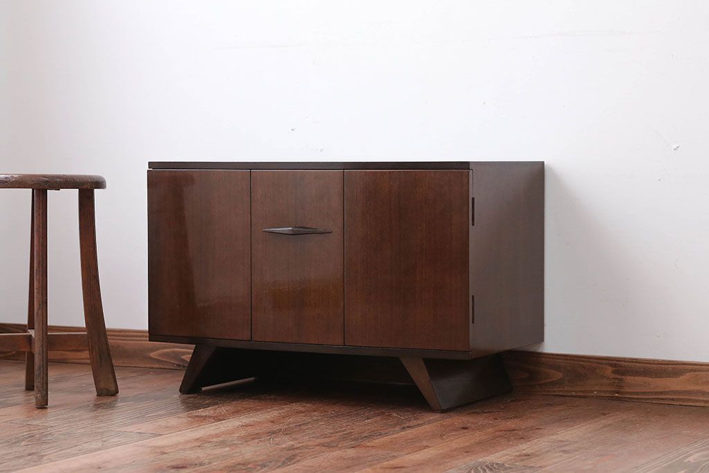 アンティーク家具　アンティーク　脚付き!古い木製の小物収納用サイドキャビネット