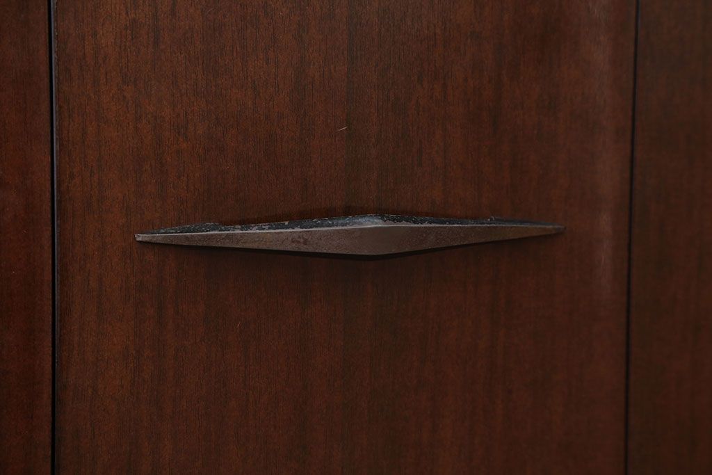 アンティーク家具　アンティーク　脚付き!古い木製の小物収納用サイドキャビネット