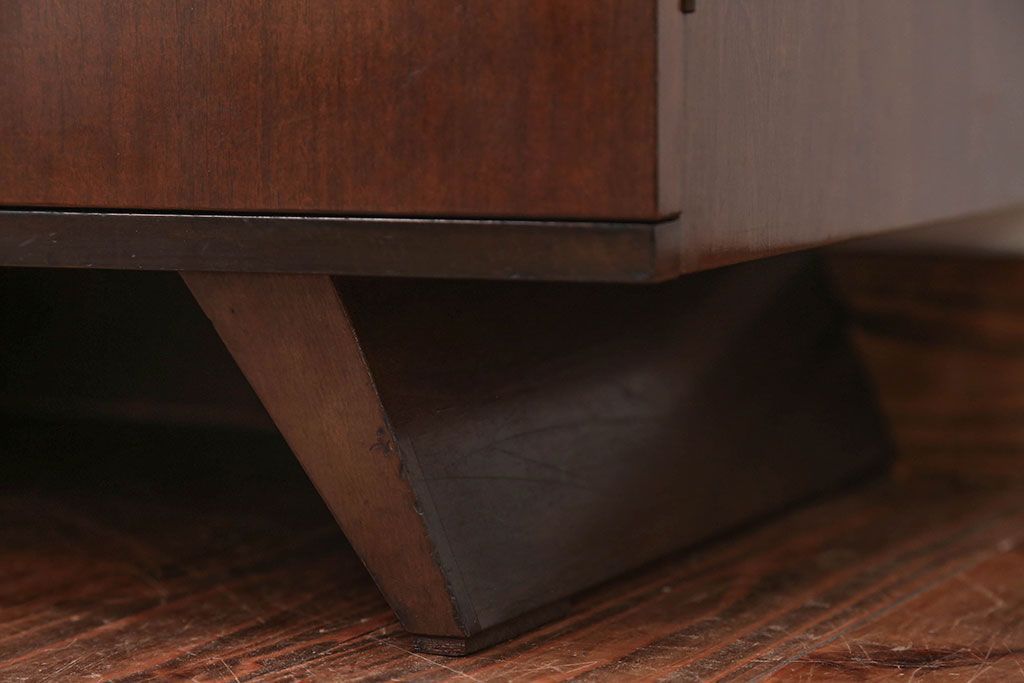 アンティーク家具　アンティーク　脚付き!古い木製の小物収納用サイドキャビネット