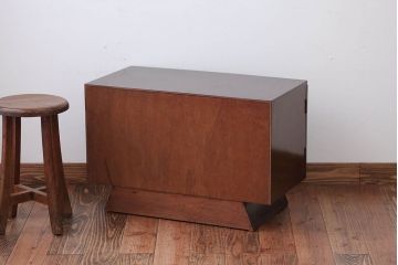 アンティーク家具　アンティーク　脚付き!古い木製の小物収納用サイドキャビネット