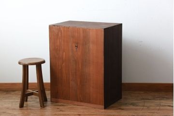 アンティーク家具　アンティーク　前面ナラ材!古い木製のチェスト