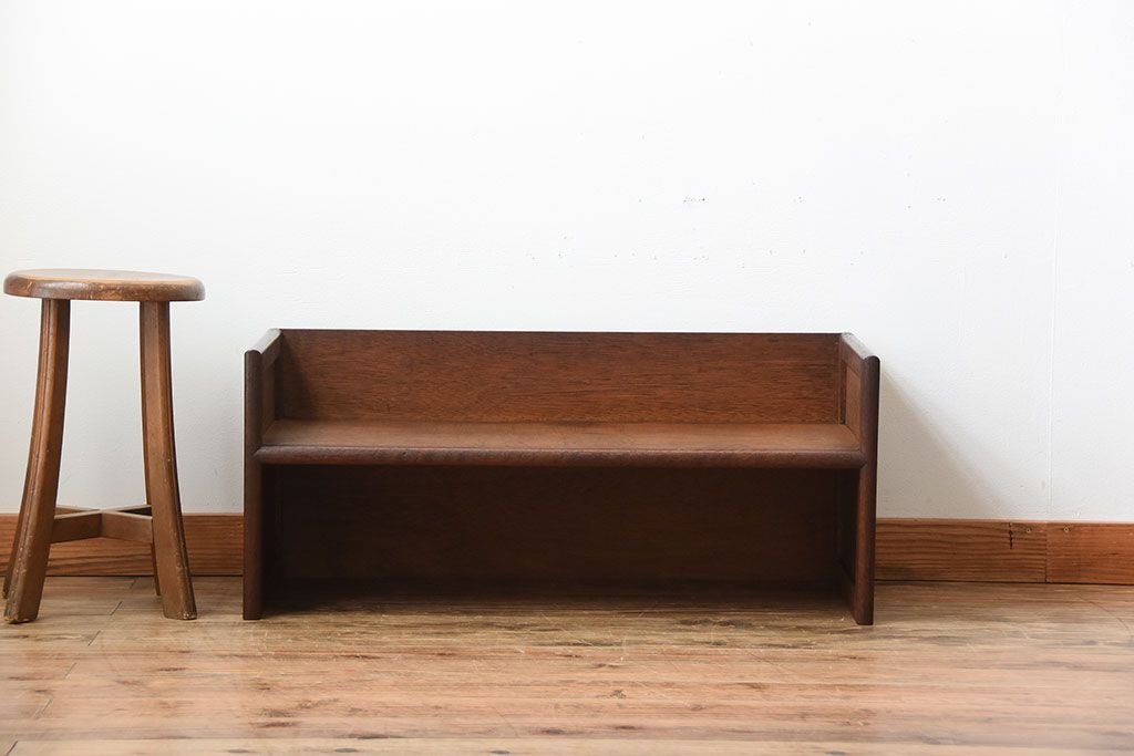 アンティーク家具　和製アンティーク　古い木製のシンプルな机(飾り棚)