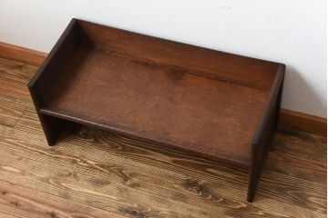 アンティーク家具　和製アンティーク　古い木製のシンプルな机(飾り棚)