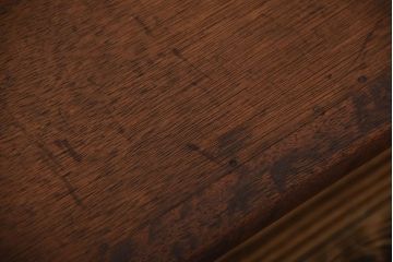 アンティーク家具　和製アンティーク　古い木製のシンプルな机(飾り棚)