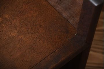 アンティーク家具　和製アンティーク　古い木製のシンプルな机(飾り棚)