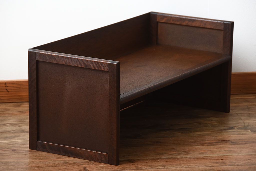 アンティーク家具　和製アンティーク　古い木製のシンプルな机(飾り棚)