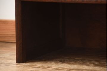 アンティーク家具　和製アンティーク　古い木製のシンプルな机(飾り棚)