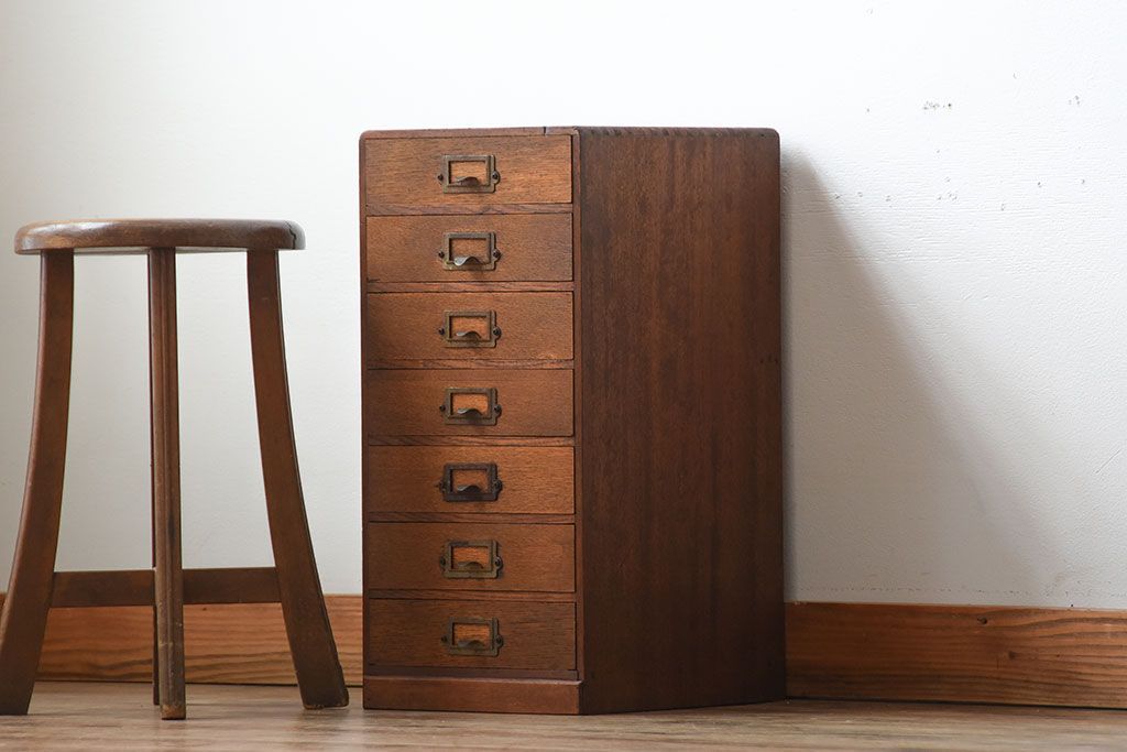 レトロ家具　昭和レトロ　ネームプレート付き!古いナラ材のアンティーク小引き出し