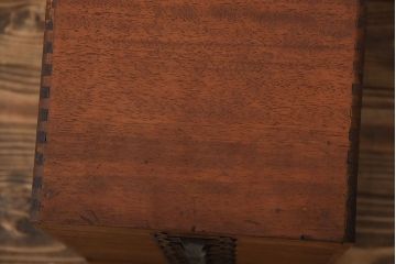 レトロ家具　昭和レトロ　ネームプレート付き!古いナラ材のアンティーク小引き出し