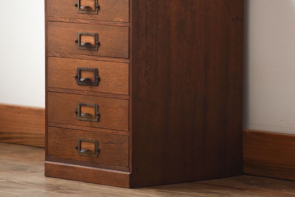 レトロ家具　昭和レトロ　ネームプレート付き!古いナラ材のアンティーク小引き出し