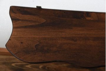 中古　フック付き木製のウォールラック(壁掛け飾り棚)