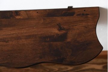 中古　フック付き木製のウォールラック(壁掛け飾り棚)