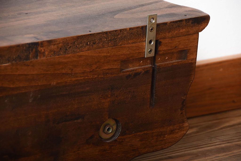 中古　フック付き木製のウォールラック(壁掛け飾り棚)