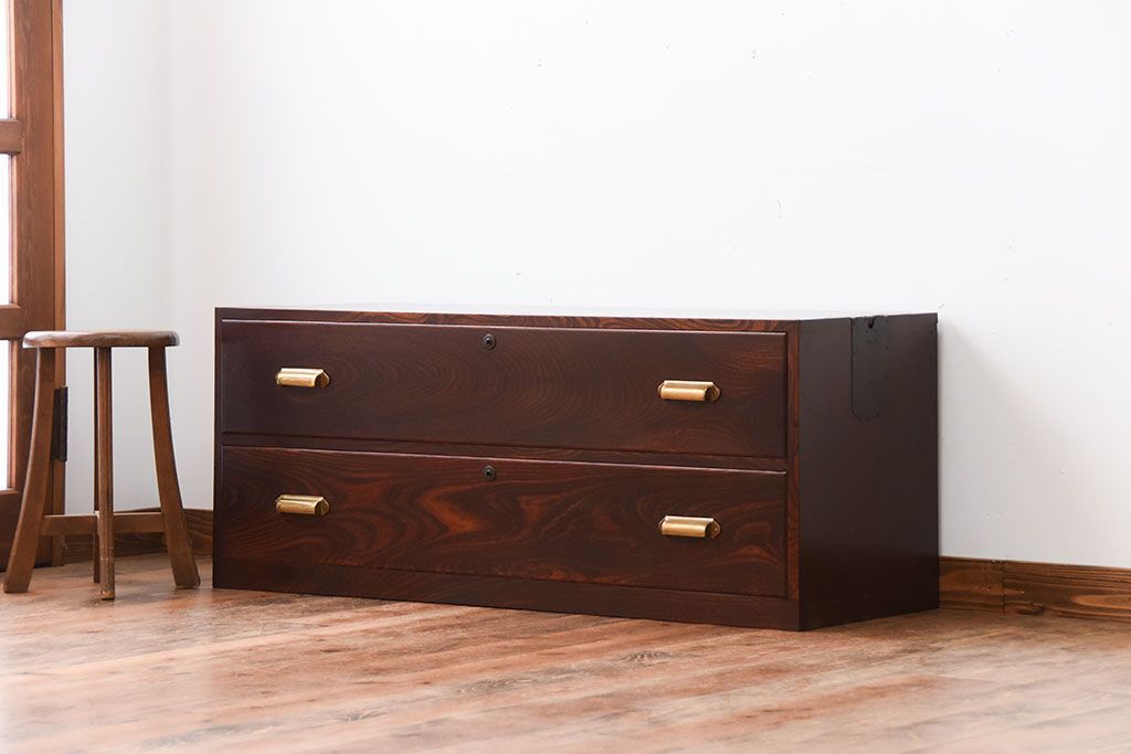 アンティーク家具　アンティーク　前面欅材のシンプルなローチェスト(1)