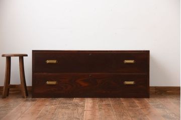 アンティーク家具　アンティーク　前面欅材のシンプルなローチェスト(1)