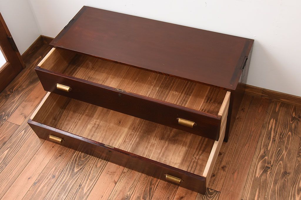 アンティーク家具　アンティーク　前面欅材のシンプルなローチェスト(1)