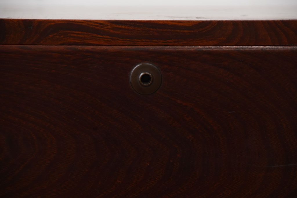 アンティーク家具　アンティーク　前面欅材のシンプルなローチェスト(1)