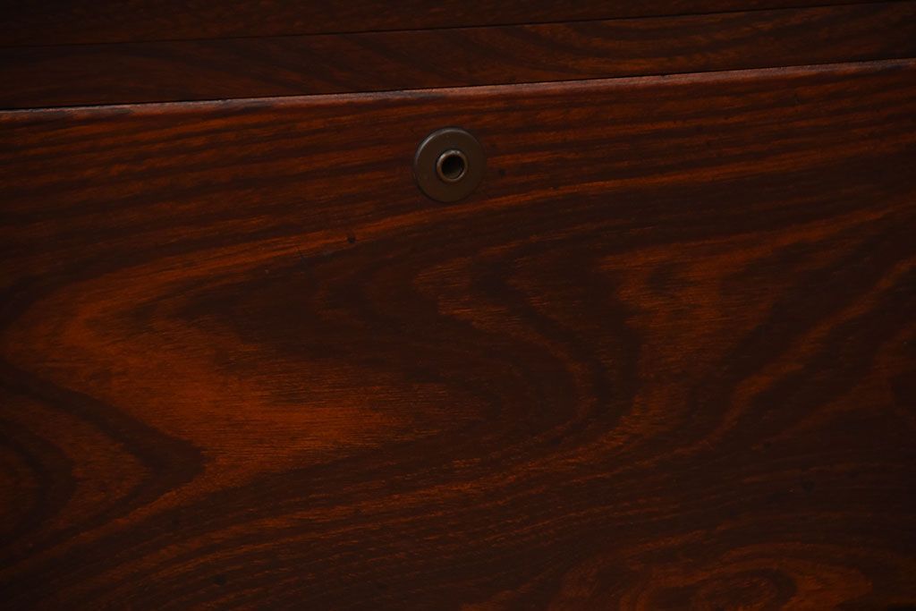 アンティーク家具　アンティーク　前面欅材のシンプルなローチェスト(1)