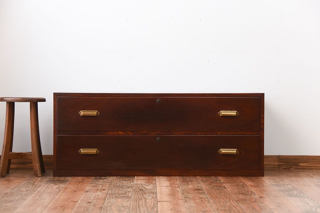 アンティーク家具　アンティーク　前面欅材のシンプルなローチェスト(2)