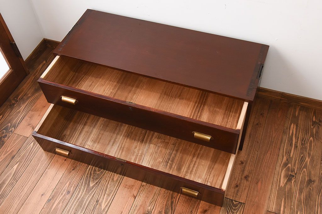 アンティーク家具　アンティーク　前面欅材のシンプルなローチェスト(2)