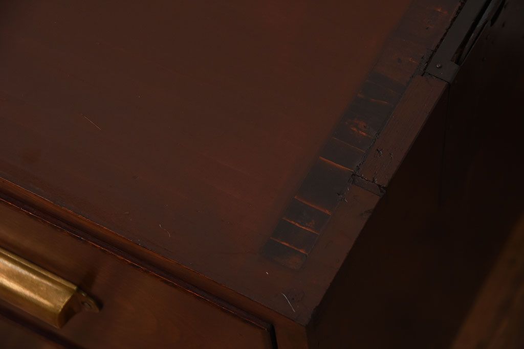 アンティーク家具　アンティーク　前面欅材のシンプルなローチェスト(2)