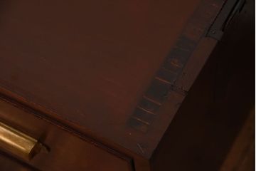 アンティーク家具　アンティーク　前面欅材のシンプルなローチェスト(2)