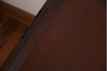 アンティーク家具　アンティーク　前面欅材のシンプルなローチェスト(2)