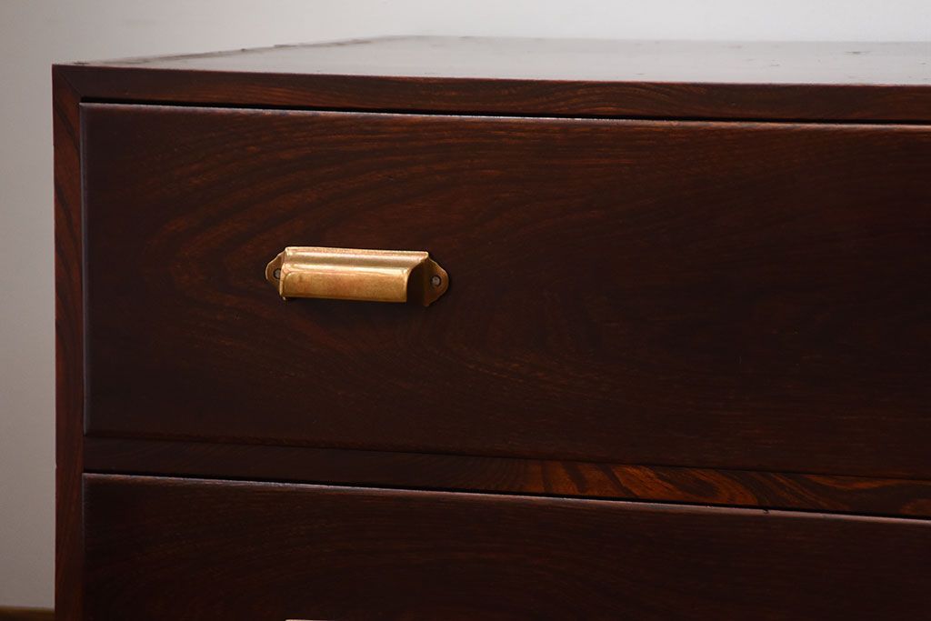 アンティーク家具　アンティーク　前面欅材のシンプルなローチェスト(2)