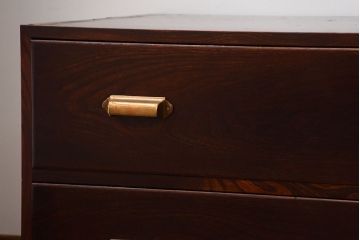 アンティーク家具　アンティーク　前面欅材のシンプルなローチェスト(2)