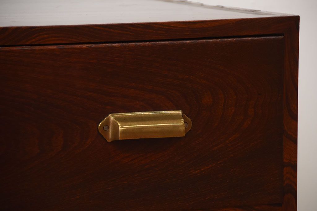 アンティーク家具　アンティーク　前面欅材のシンプルなローチェスト(2)