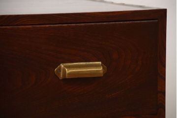 アンティーク家具　アンティーク　前面欅材のシンプルなローチェスト(2)