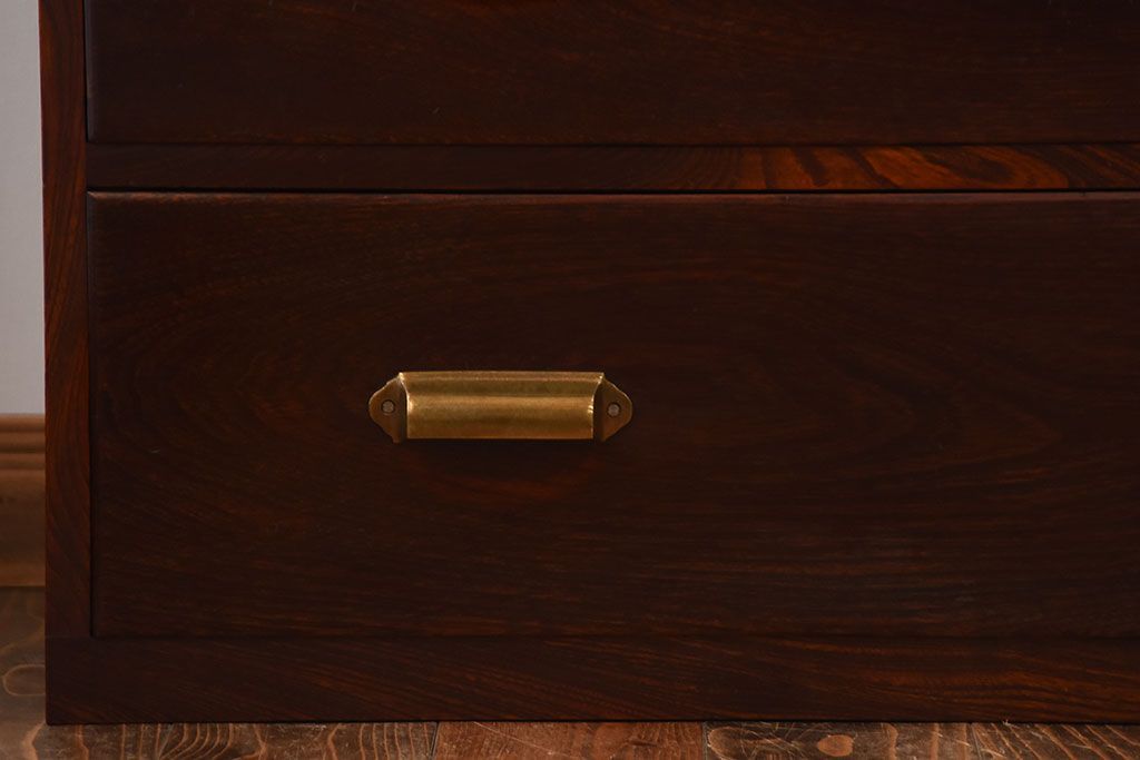 アンティーク家具　アンティーク　前面欅材のシンプルなローチェスト(2)