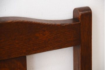 アンティーク家具　イギリスアンティーク　彫刻が美しいオーク材の大ぶりなダイニングチェア(2)