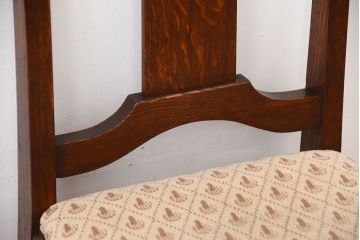 アンティーク家具　イギリスアンティーク　彫刻が美しいオーク材の大ぶりなダイニングチェア(2)