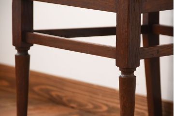 アンティーク家具　イギリスアンティーク　彫刻が美しいオーク材の大ぶりなダイニングチェア(2)