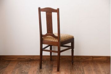 アンティーク家具　イギリスアンティーク　彫刻が美しいオーク材の大ぶりなダイニングチェア(2)