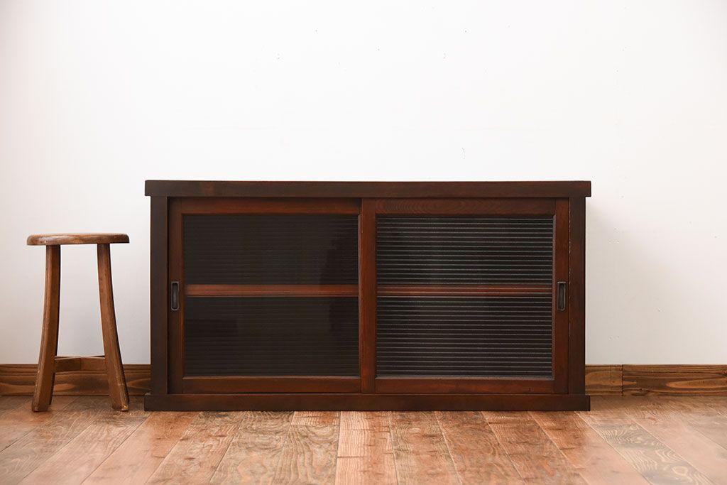 アンティーク家具　和製アンティーク　古い木製のモールガラス引き戸収納棚(1)