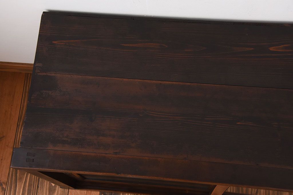 アンティーク家具　和製アンティーク　古い木製のモールガラス引き戸収納棚(1)