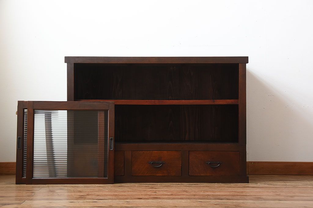 アンティーク家具　和製アンティーク　古い木製のモールガラス引き戸収納棚(2)